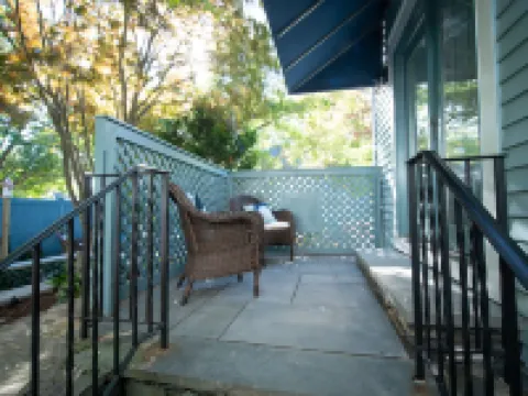 Town & Tide Inn Hotels in Newport