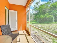 Pet-Friendly Gem w/ Yard & Pool Access in Sebring Hôtels à : Sebring