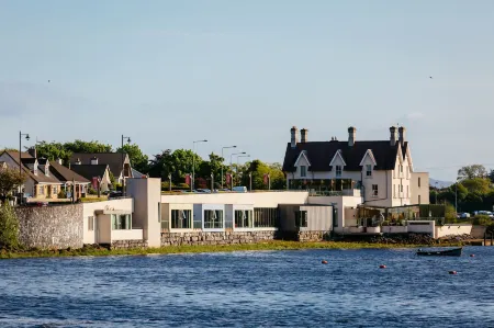 Ice House Hotel Отели в г. Инишкрон