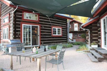 Riverside Meadows Cabins