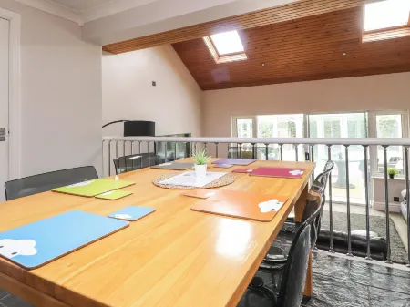 Palm Court Отели в г. Carnforth