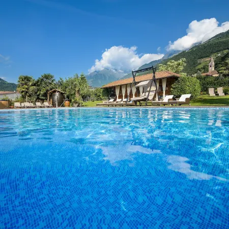 Ruster Resort