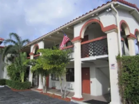 Lake Side Lodge