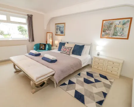 Bay Lodge Hotels in Amlwch