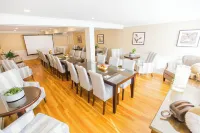 The Harborside Inn