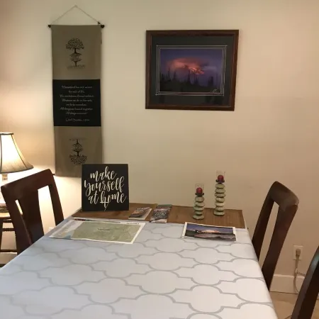 Mountain Meadows Inn & Chalet Suites