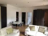 Cosy South Gloucestershire Cabin Retreat Hotels in Iron Acton