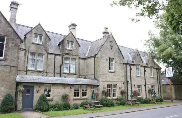 託勒馬赫阿姆斯酒店