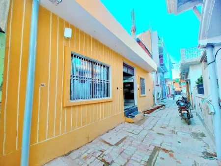 Shri Raghav Kunj - 200 Mtr from Ram Janam Bhumi