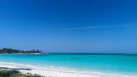 1 bedroom 1 bathroom beach house, beach right at your door steps