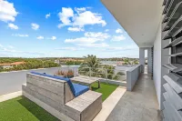 3-bedroom Villa overlooking the Spanish Water, 5-minutes away from Jan Thiel