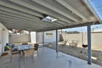 Spacious and Relaxing 3 Bed House with Diving Pool