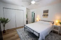 Quiet Tarpon Springs Unit Close to All the City has to offer! Hotels near Mt. Moriah African Methodist Episcopal Church