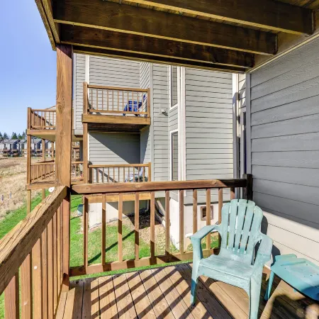 Located in Snowshoe Resort: Townhome w/ Deck!