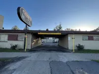 Deluxe Inn Motel
