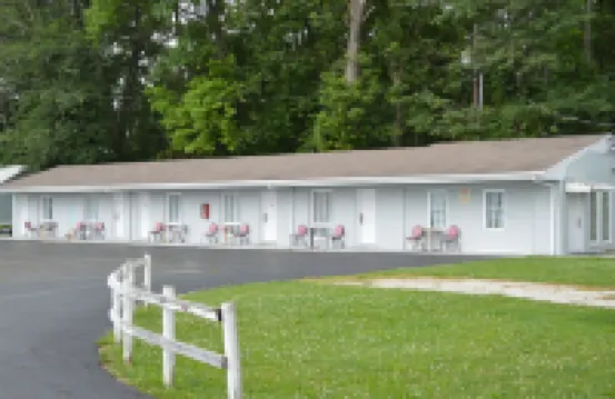 Great Lakes Motel