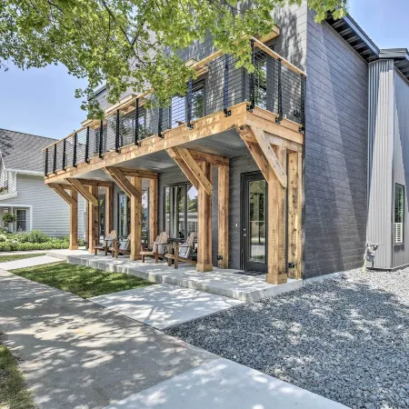 Elkhart Lake Townhome - 20 Mi to Sheboygan!