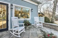 Lovely Norwich Villa, on Golf Course w/ Amenities! - Parkplatz
