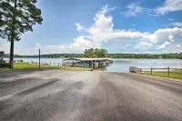 Balcony & Lake Access: Hot Springs Getaway! - Spa