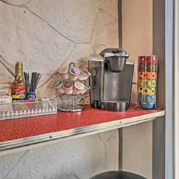 Retro Updated Blanco Abode - Steps to Main Street!