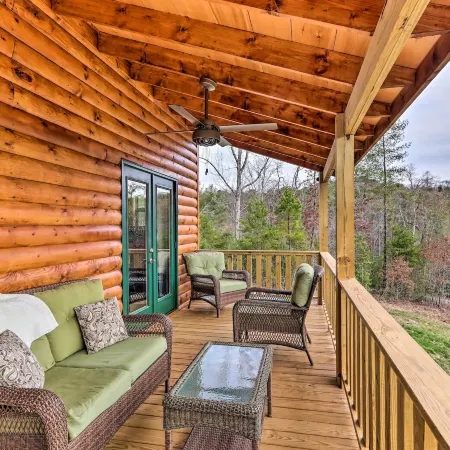 Cozy Mtn Cabin Spacious Deck and Forest Views!