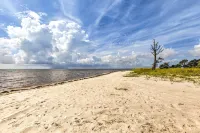 Breezy Home w/ Grills, Pool & Beach Access!