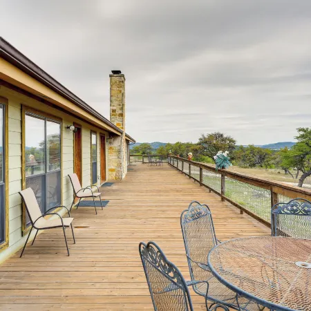Cozy Medina Vacation Rental in Texas Hill Country