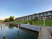 Fleetwood Inn Suites Hotel di Cheboygan
