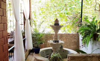 Hotel & Hostal Mayflower