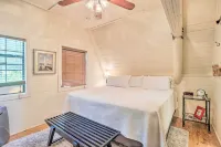 Lake Martin Cabin w/ Luxury Dock & Kayaks! - 3-Star