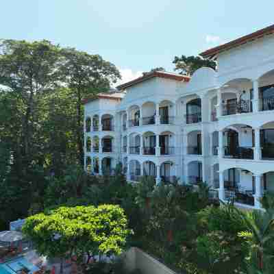 Shana by the Beach Manuel Antonio Hotel Exterior