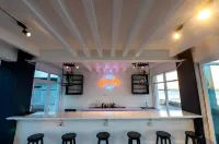 Kristal Hotel Kupang - bar