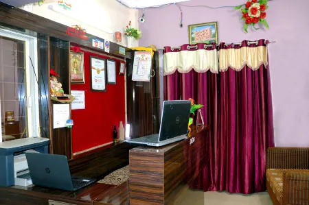 Hotel Raj Palace Отели в г. Махешвар