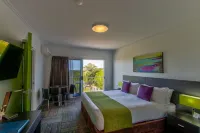 Mackay Oceanside Central Hotel Official Hotels in East Mackay
