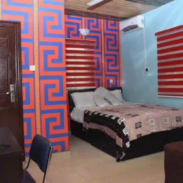 Luxurious Awoyaya Apartment With Private Pool and Garden