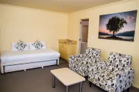 Edgewater Motel Hotels in Te Anau