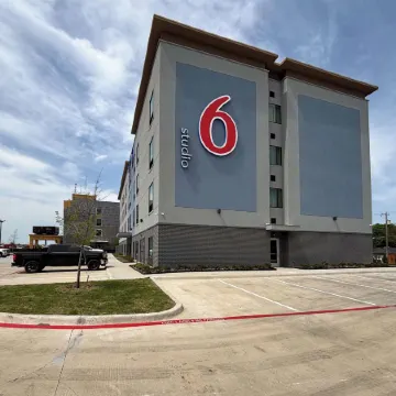Studio 6 Dallas FairPark