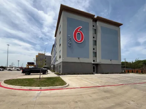 Studio 6 Dallas FairPark Hoteles cerca de Parque Fair