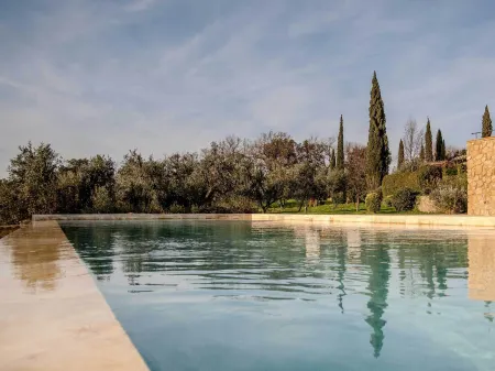 Podere le Mezzelune Отели рядом с достопримечательностью «Bibbona»