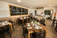 Hotel & Suites El Moro