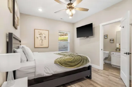 On The Rocks - Home for 16!