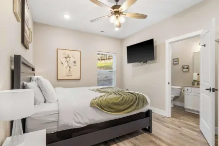 On The Rocks - Home for 16!