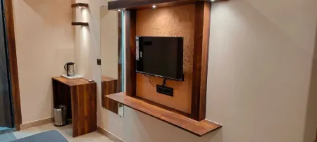 Sky High by T&M Hotels Отели рядом с достопримечательностью «Piran Kaliyar Sharif»