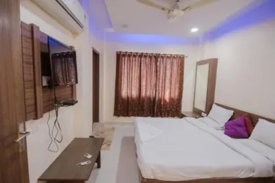 Hotel Swarat Hotel dekat Stasiun Kereta Satna