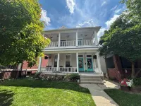 Charming Duplex by Bottleworks Mass Ave in Historic neighborhood