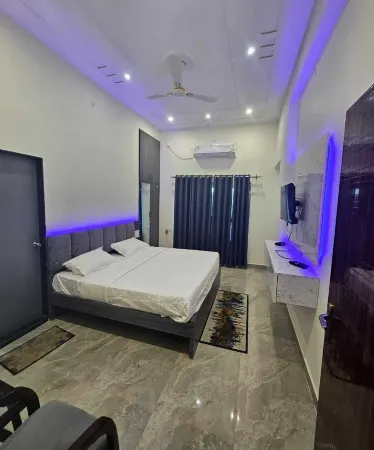 Raghupati Raghav Raja Ram Inn