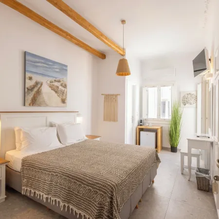 Parosquare Central Suites