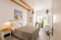 Parosquare Central Suites