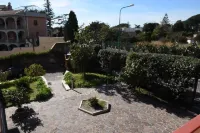 La Ginestra Hotels near Lido La Scala