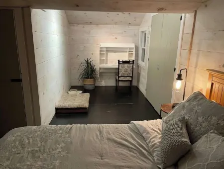 Vermont Country Cottage (Near Village)